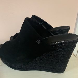dkny eari wedge sandals